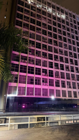 Superior Tribunal Militar ilumina fachada para a campanha 